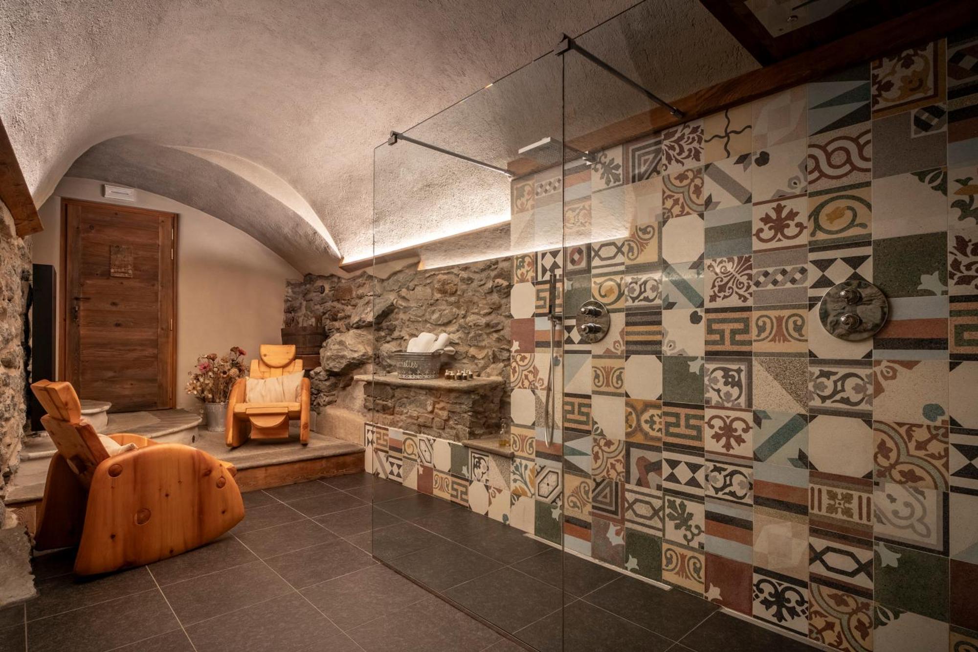 Au Coeur Du Village Chambres D'Hotes & Spa Arnad Exteriör bild